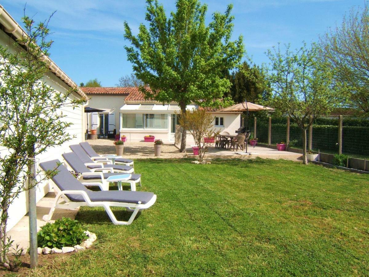 Gite L'Hirondelle Castelnau de Medoc Bagian luar foto