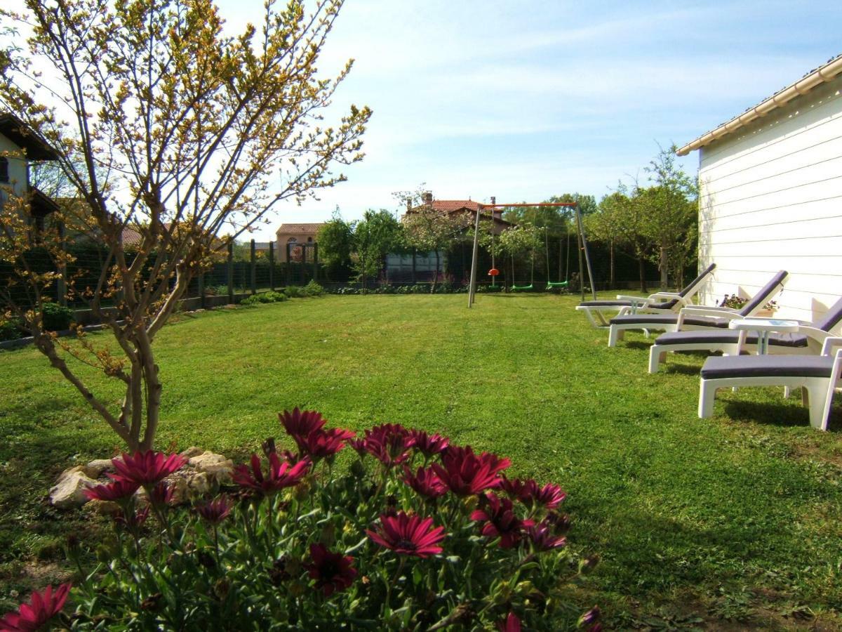 Gite L'Hirondelle Castelnau de Medoc Bagian luar foto