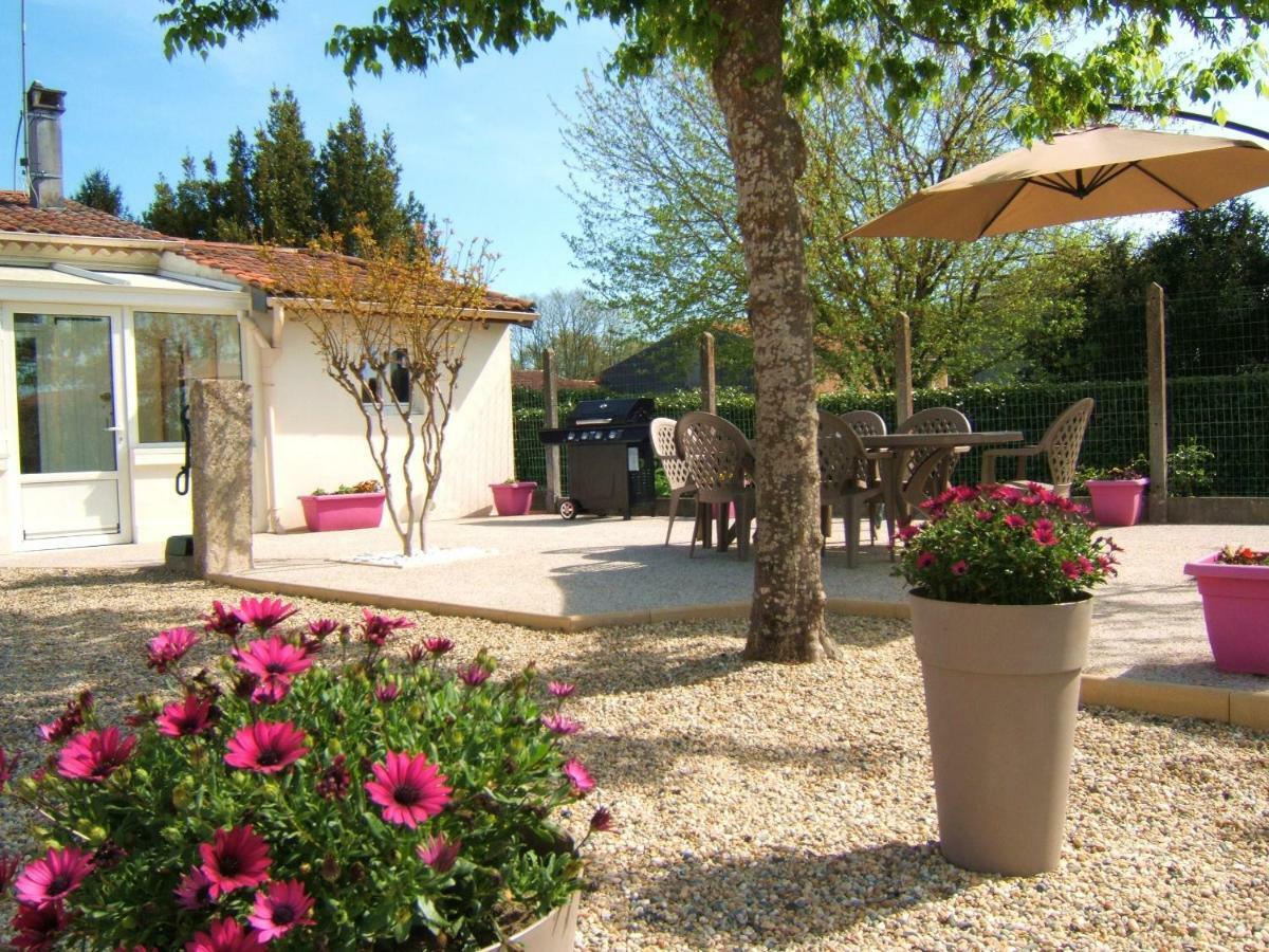 Gite L'Hirondelle Castelnau de Medoc Bagian luar foto