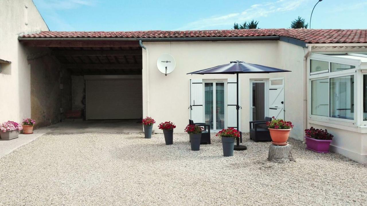 Gite L'Hirondelle Castelnau de Medoc Bagian luar foto